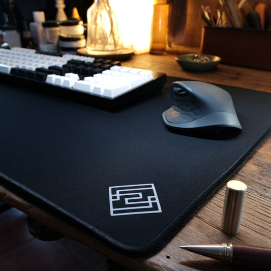 Kayzen Lab Noir Desk Mat - Minimal workspace edition (900x400 mm)