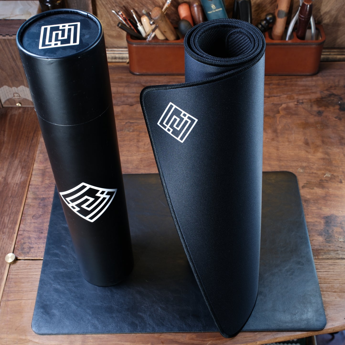 Kayzen Lab Noir Desk Mat - Minimal workspace edition (900x400 mm)