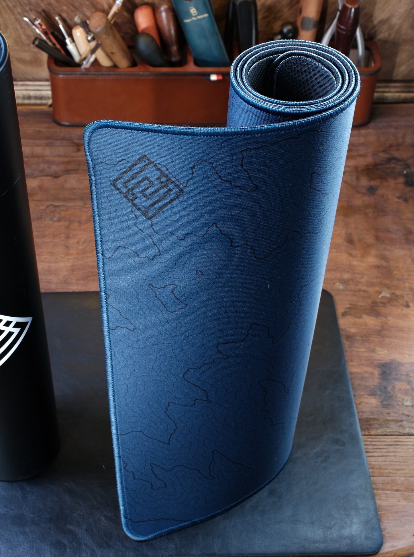 Kayzen Lab Terra Desk Mat – Bleu Topographic Edition (900×400 mm)